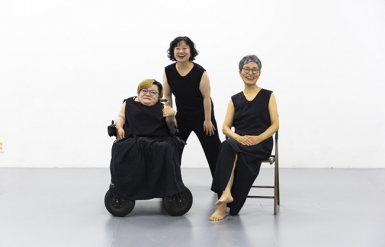 작품 썸네일